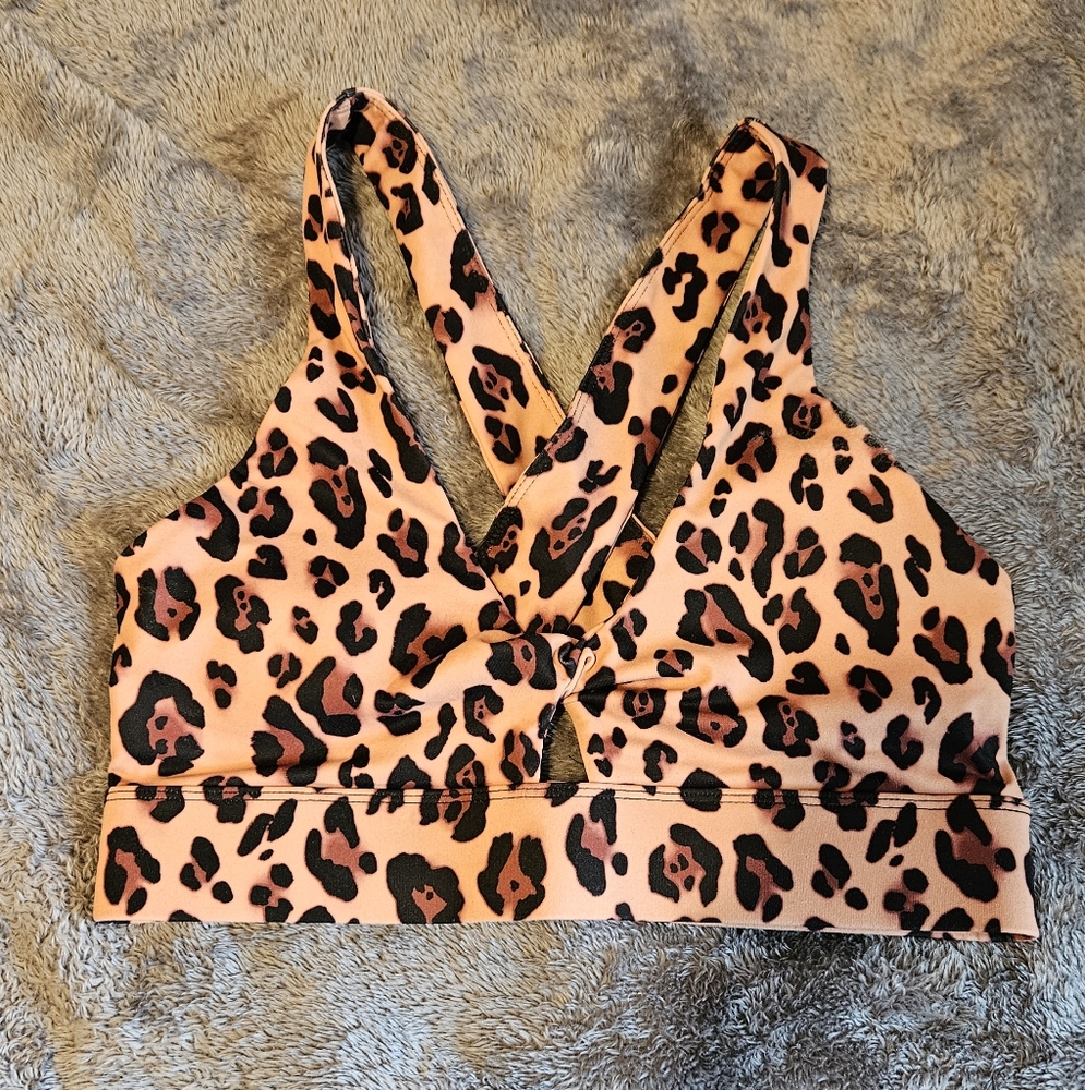 Fabletics Oasis Twist Sports Bra